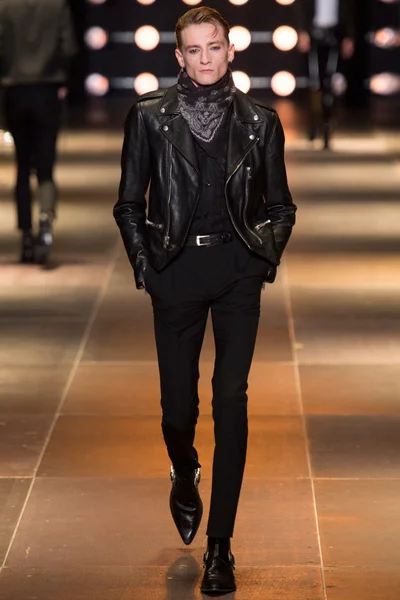 Look 19